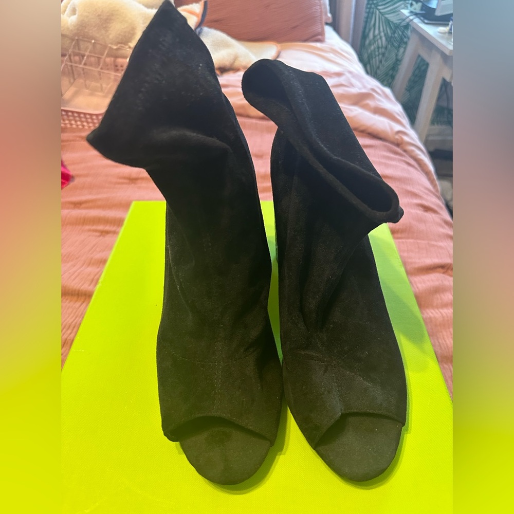 Black boots printed heels